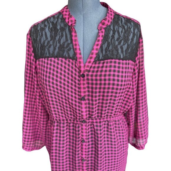 TORRID Women's Loose Button-Up Top Bust 52" Pink Black Plaid Lace Hi-Lo Hem EUC - Picture 7 of 15